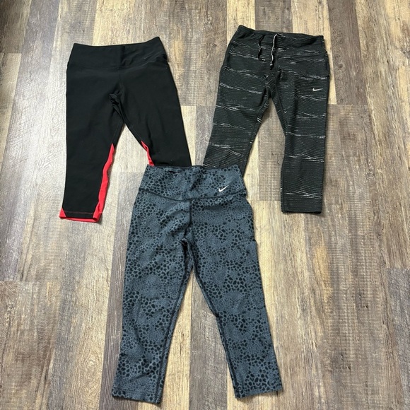 Nike Pants - Women’s Nike dri fit leggings size small